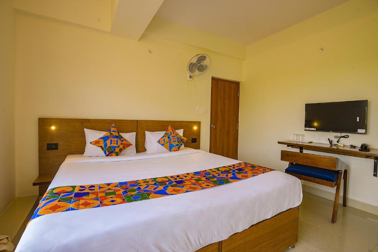 Fabhotel Gr Lake View - Btm Layout Bangalore Eksteriør billede