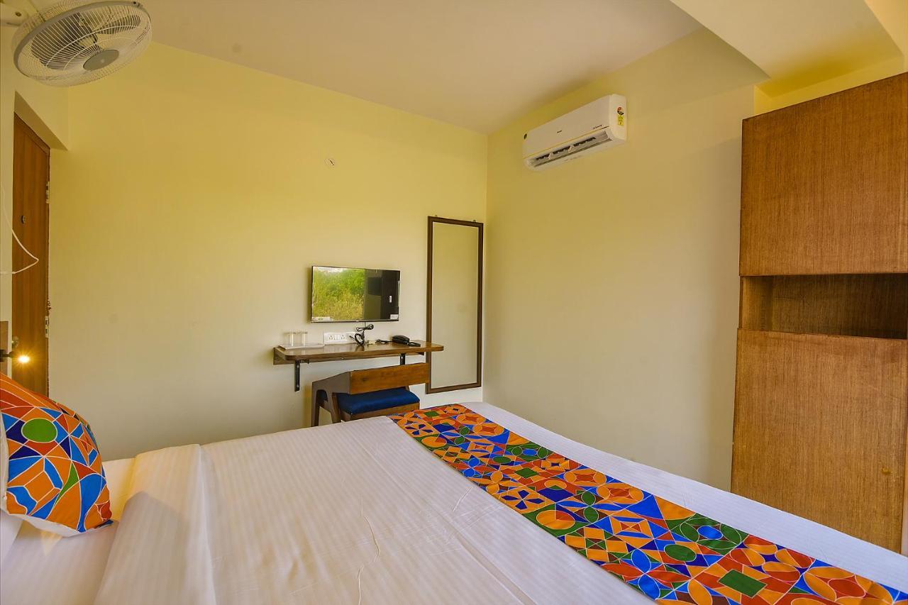 Fabhotel Gr Lake View - Btm Layout Bangalore Eksteriør billede
